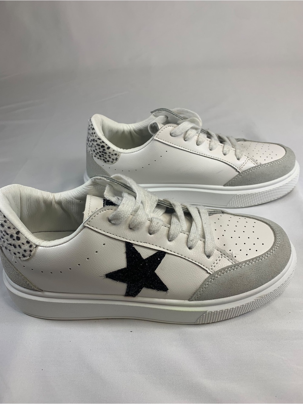 Vintage Havana White Sneakers with Black Star Accent